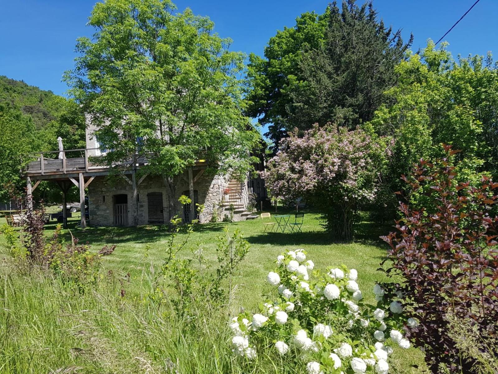 Les Gites Du Saro Chabestan 外观 照片